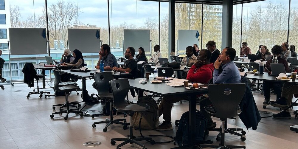 Students sitting in a classroom at TU Delft